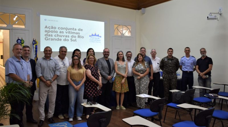 Com apoio do Exército e Força Aérea, 10 entidades de Petrópolis lançam campanha em apoio ao Rio Grande do Sul