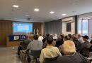 Empresários de Petrópolis acompanham palestra sobre IA e tendências do varejo com base na NRF 2025
