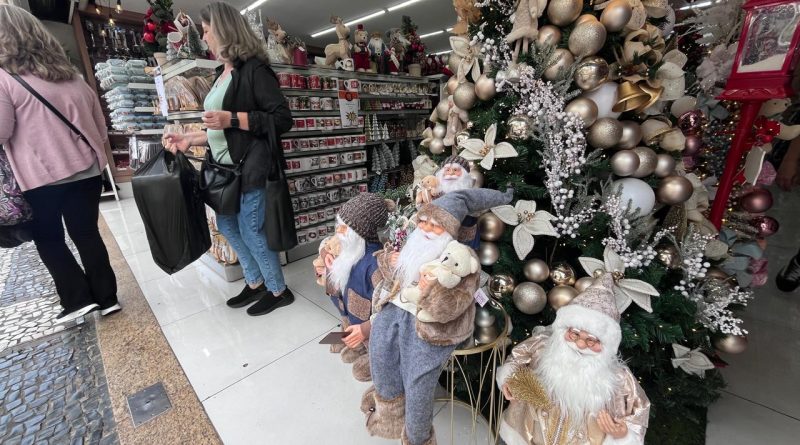 Após o Natal, troca de presentes movimenta o comércio e cria novas oportunidades de vendas em Petrópolis
